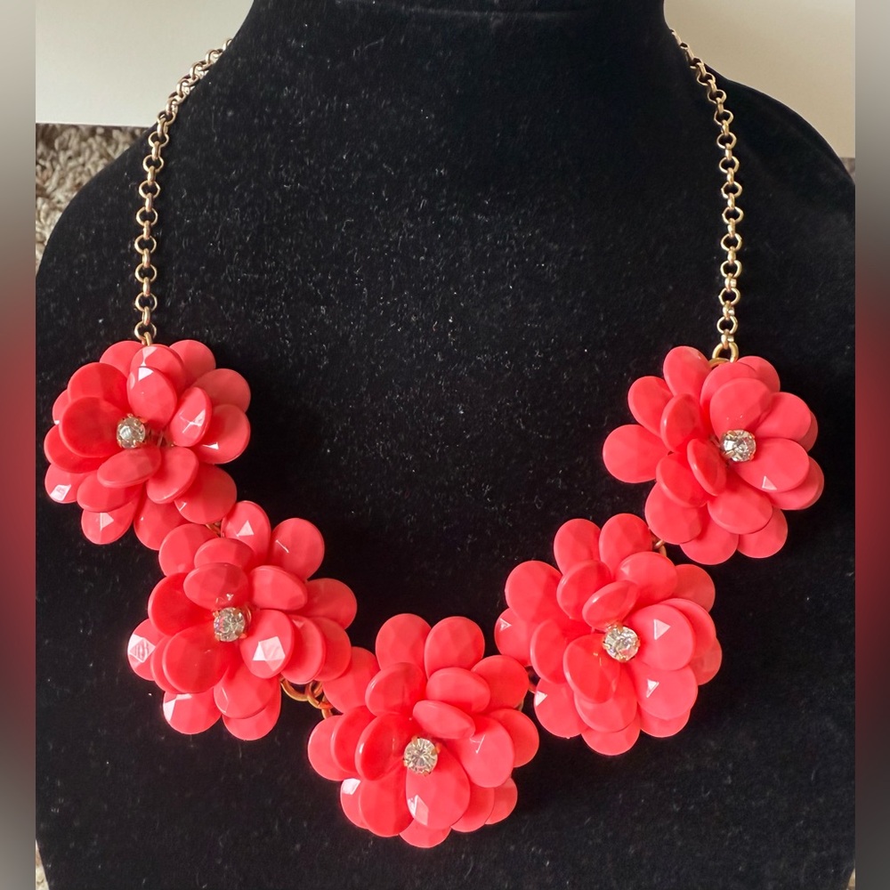 J. Crew Pink Coral and Gold Tone Floral Necklace Flower Statement Bold Summer
